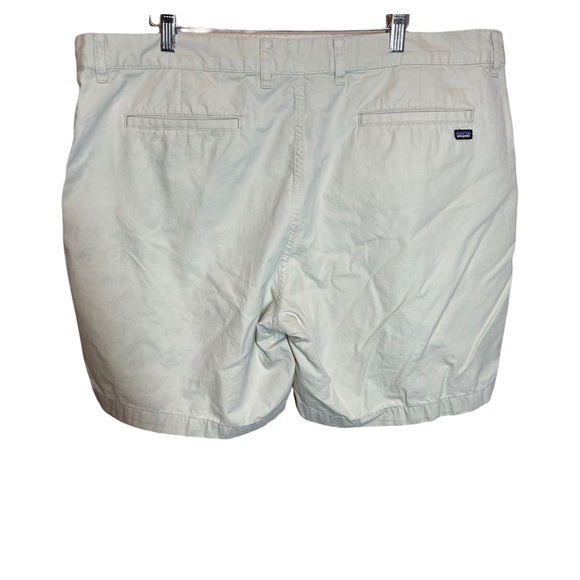 Patagonia Men's Light Beige Cotton Shorts Size 40 - Picture 3 of 9